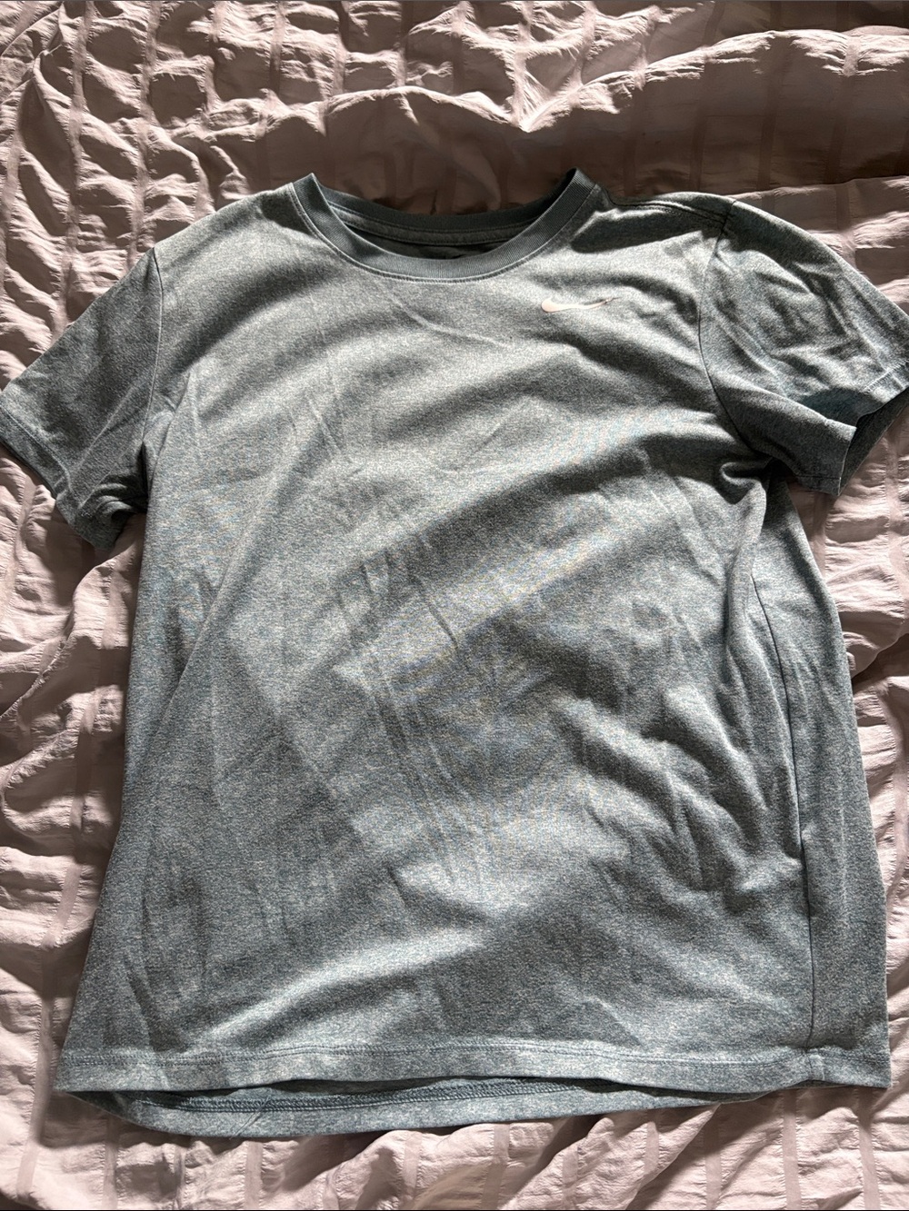 Small nike men’s t shirt